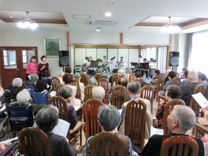 あじさいバンド歌謡コンサート 長崎市の介護施設 社会福祉法人いわこ会 さくらの里